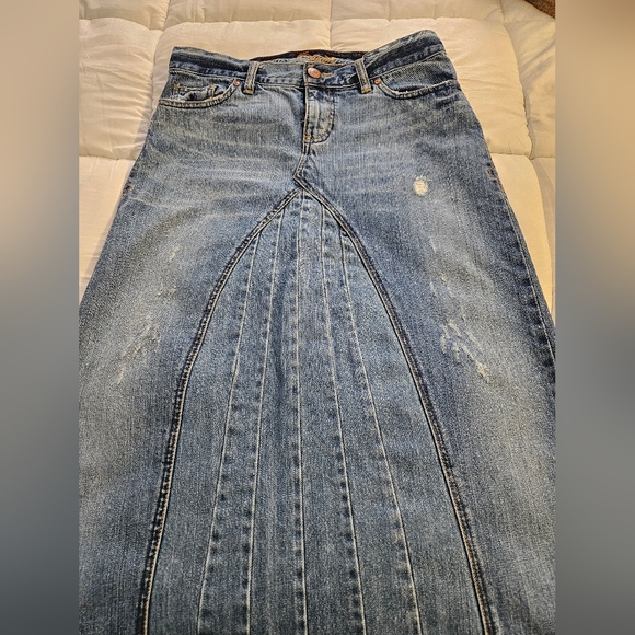 Old Navy Distressed Denim Maxi Skirt with Frayed Hem, Tears, Back Slit - Size 6 - Picture 3 of 10